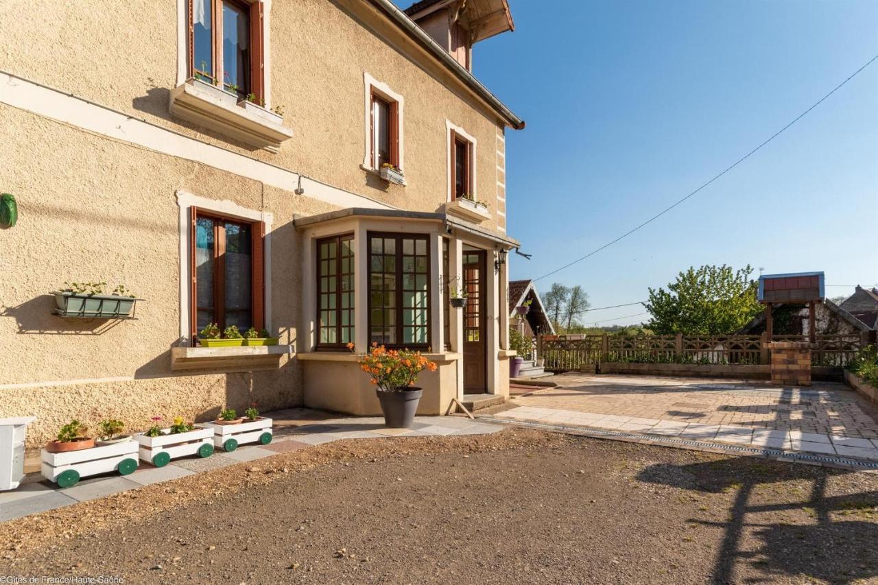 Les Hirondelles Villa Pesmes Luaran gambar
