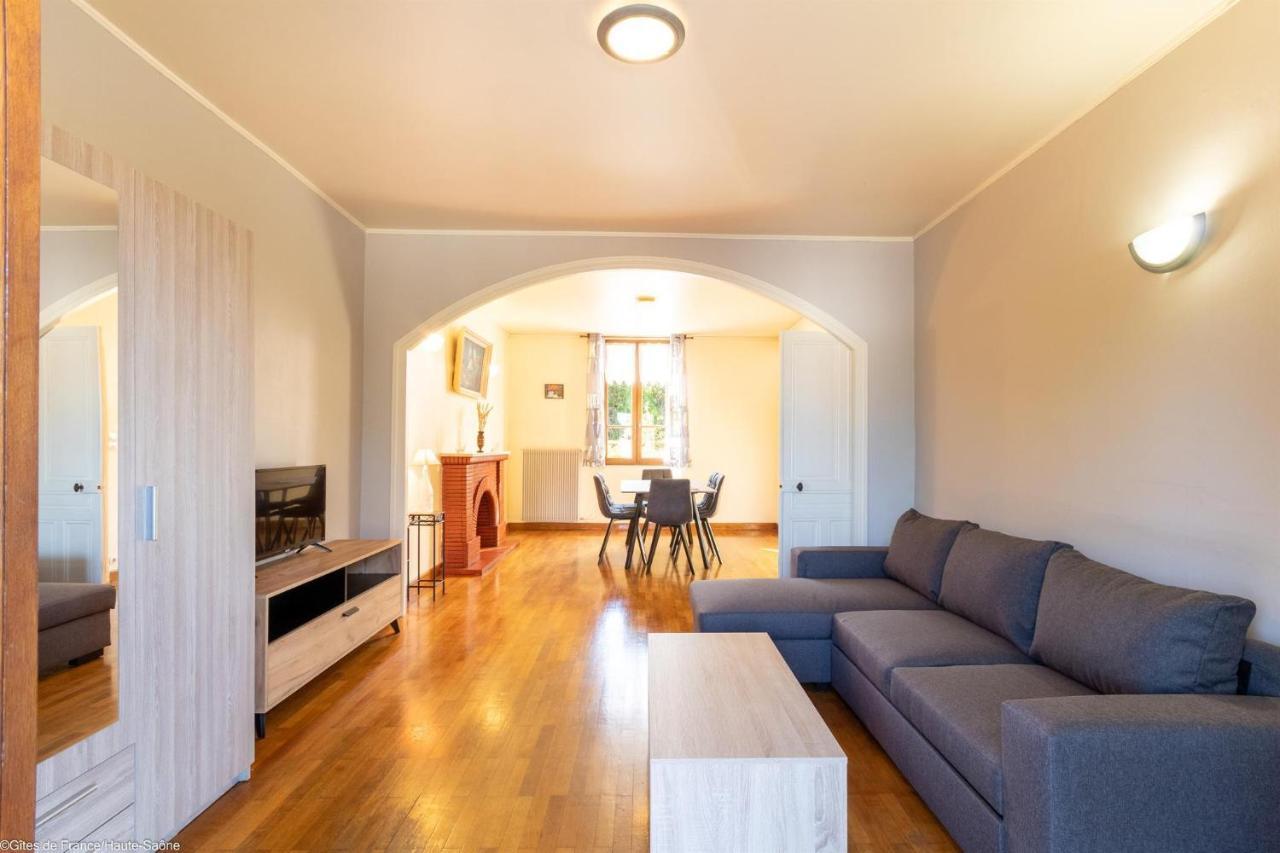 Les Hirondelles Villa Pesmes Luaran gambar